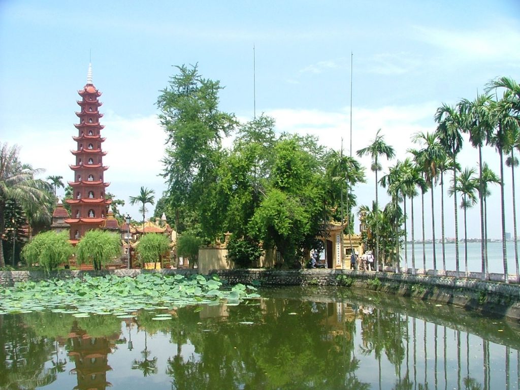 đền chùa nổi tiếng ở hà nội